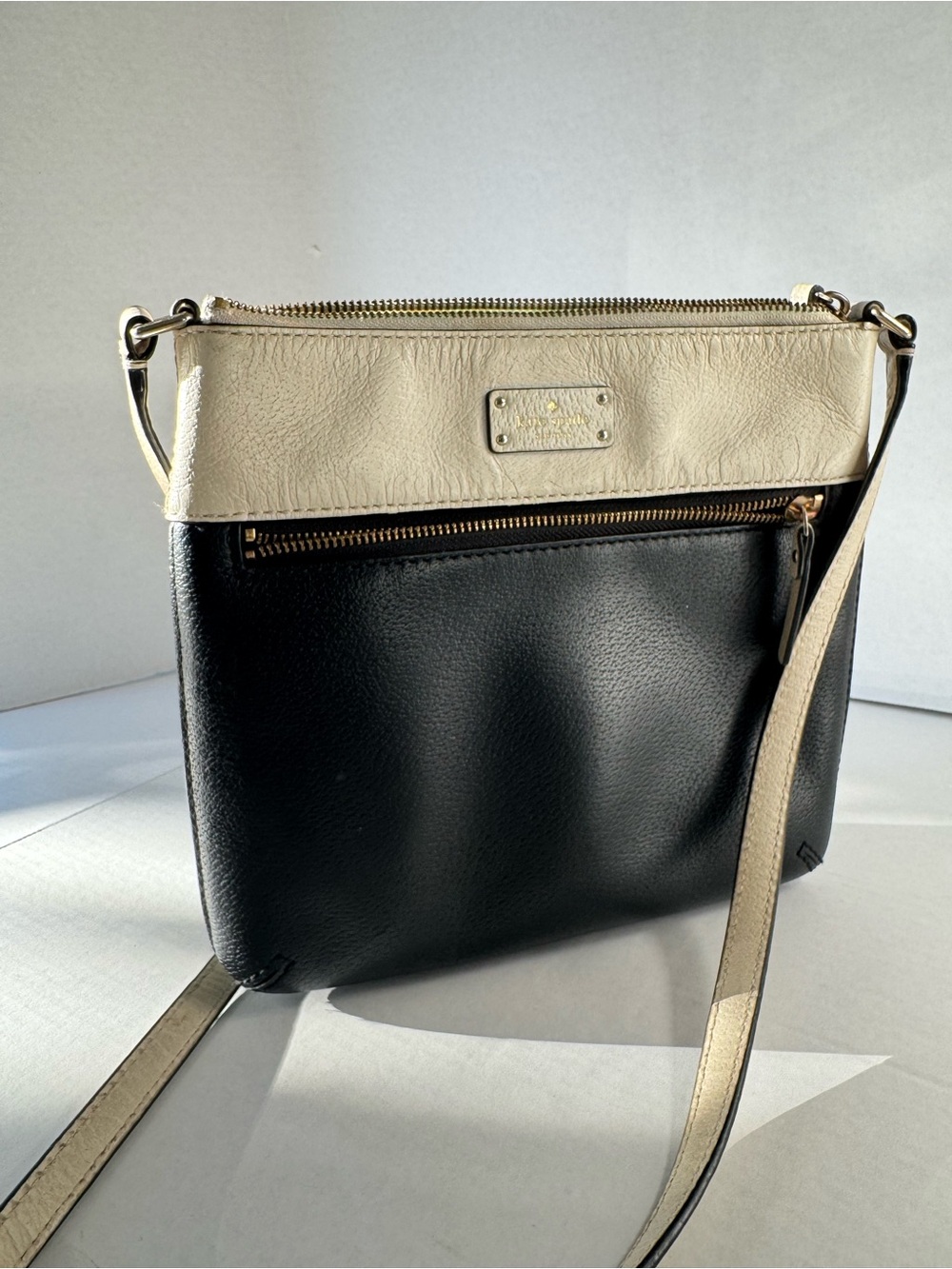 Kate Spade Two-Tone Black and Cream Crossbody Bag - Designer Style